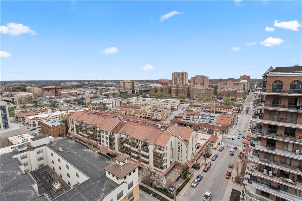 4646 Broadway Street — photo 49