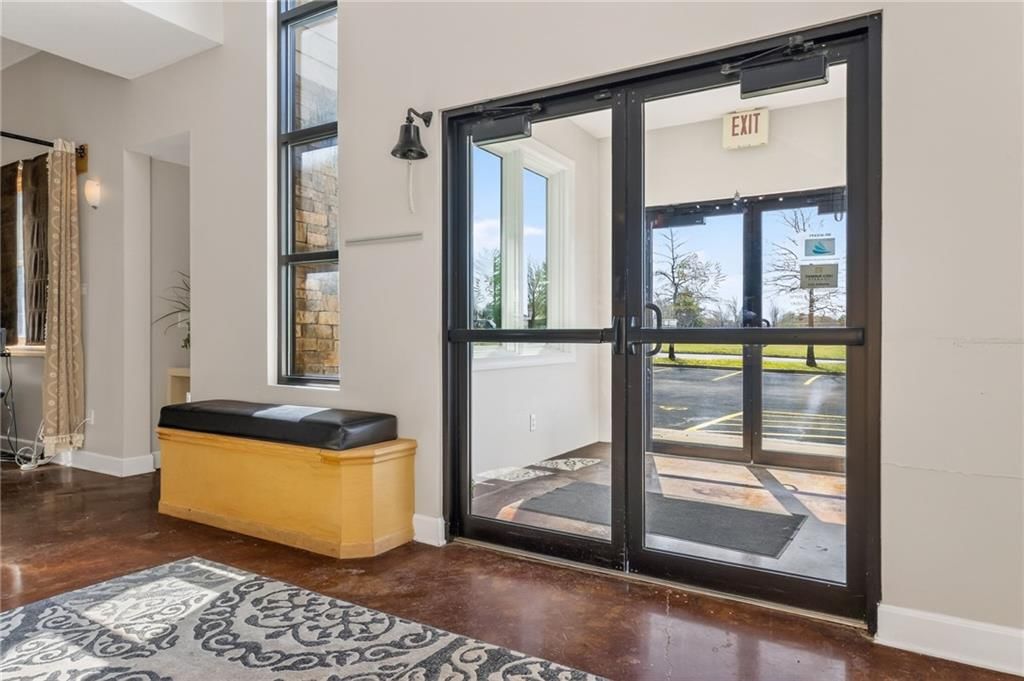 350 Greenwich Drive SW — photo 11