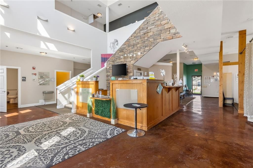 350 Greenwich Drive SW — photo 14