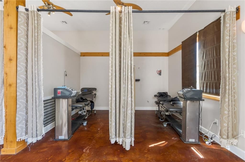 350 Greenwich Drive SW — photo 15