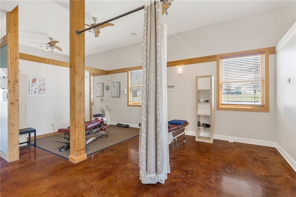 350 Greenwich Drive SW — photo 16