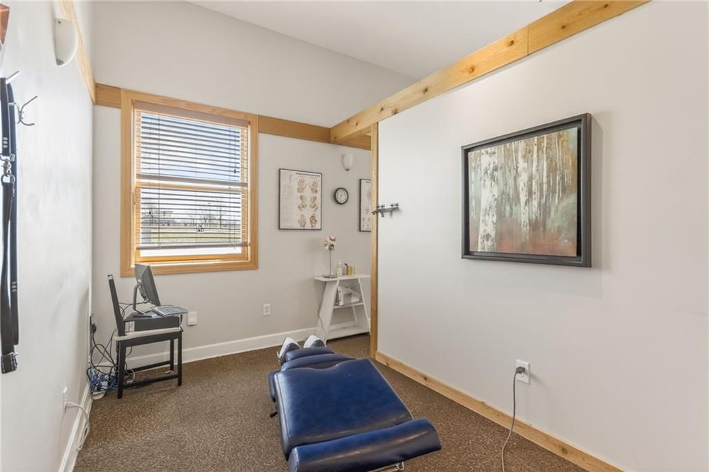 350 Greenwich Drive SW — photo 17