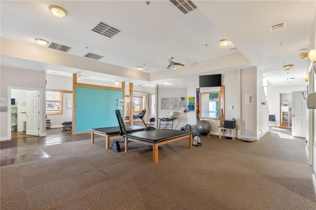 350 Greenwich Drive SW — photo 20