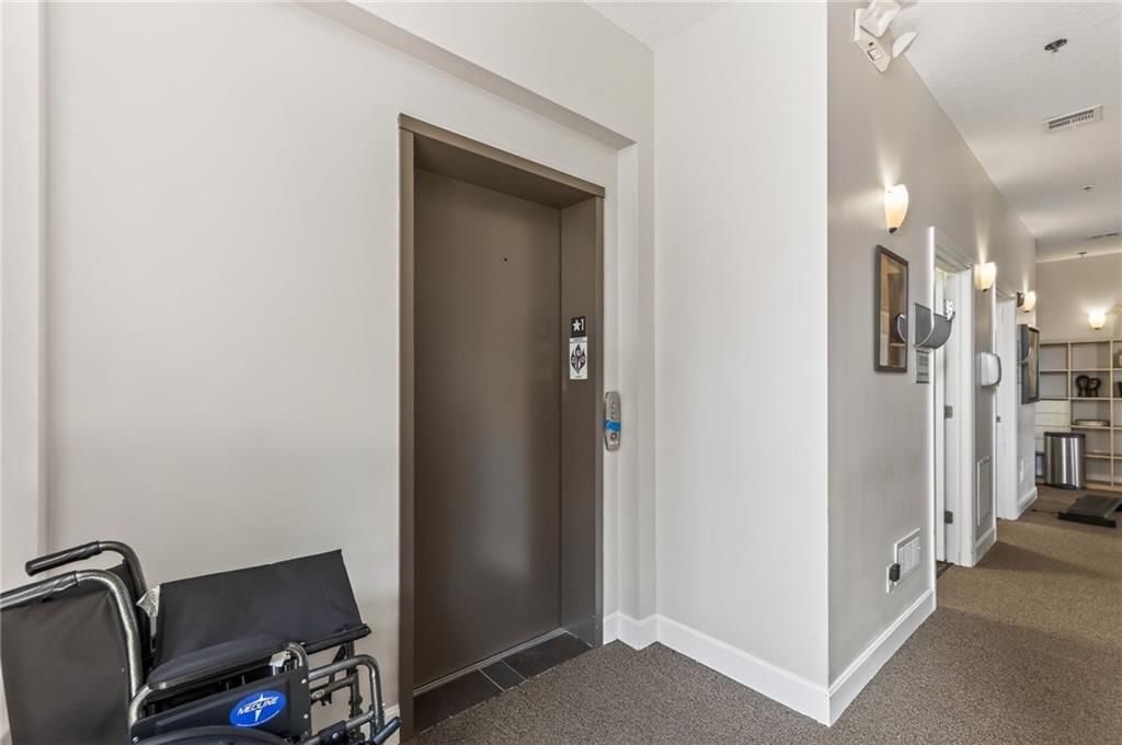 350 Greenwich Drive SW — photo 25