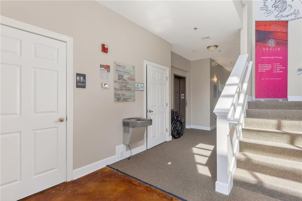 350 Greenwich Drive SW — photo 27