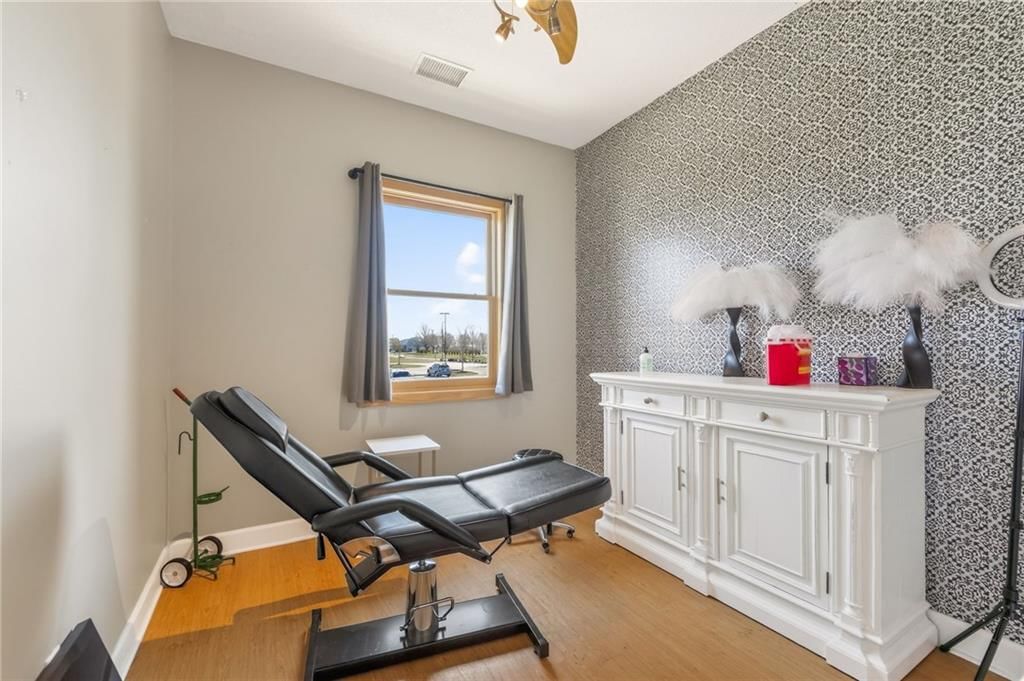 350 Greenwich Drive SW — photo 35