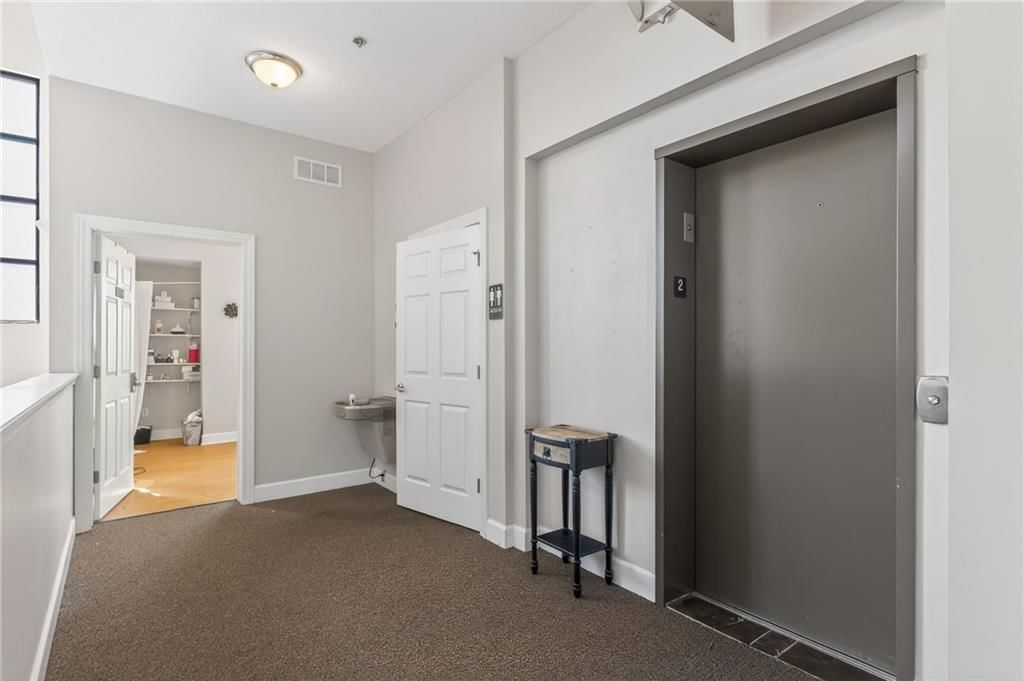 350 Greenwich Drive SW — photo 41
