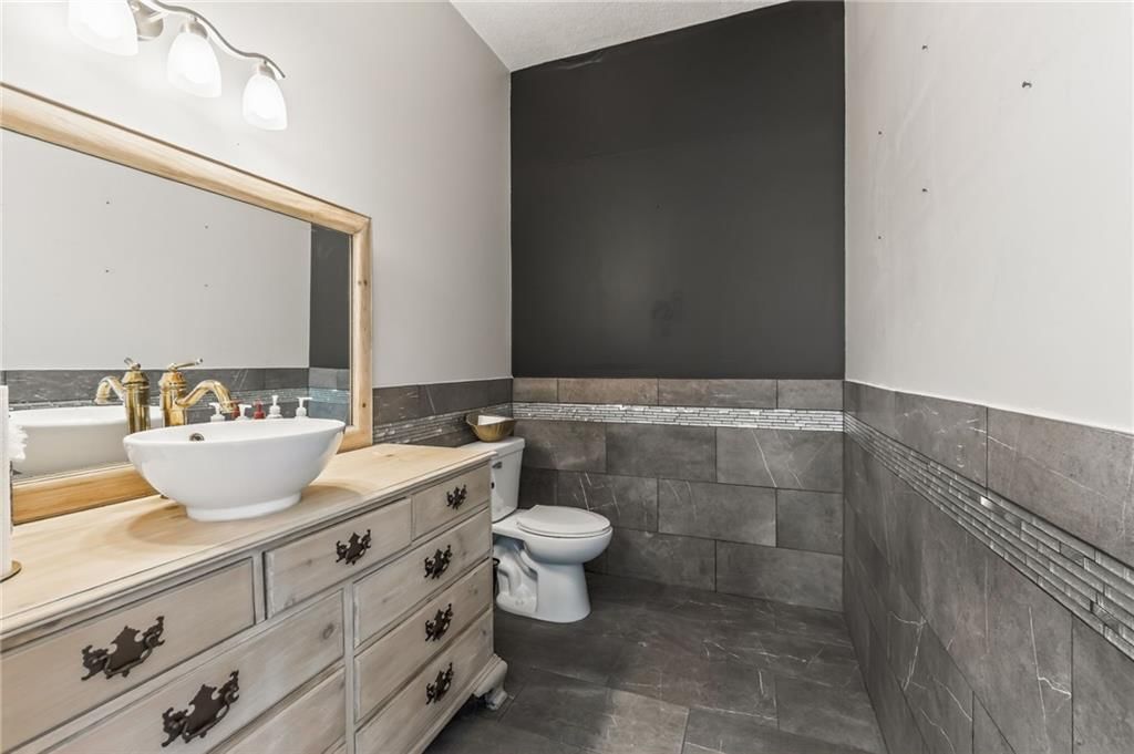 350 Greenwich Drive SW — photo 43