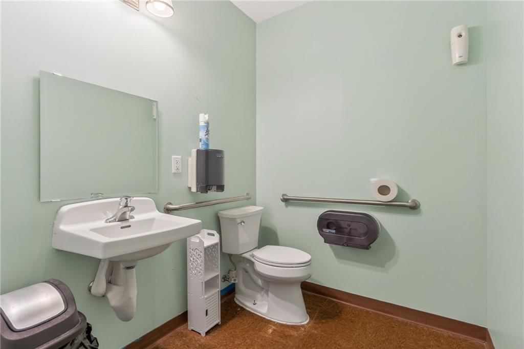 350 Greenwich Drive SW — photo 45