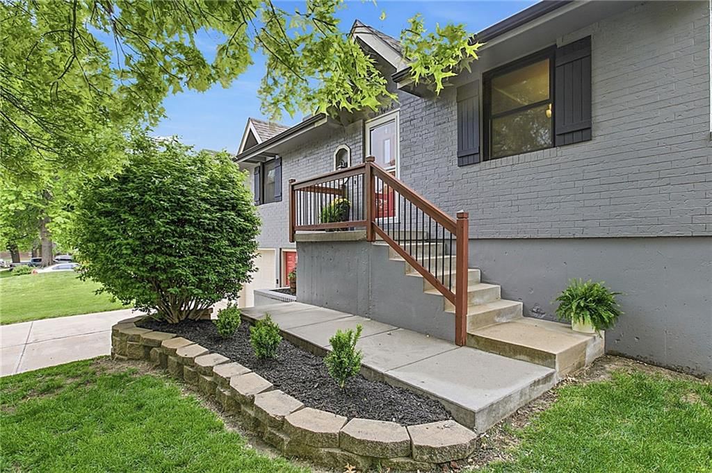 1128 NE Westwind Drive — photo 4