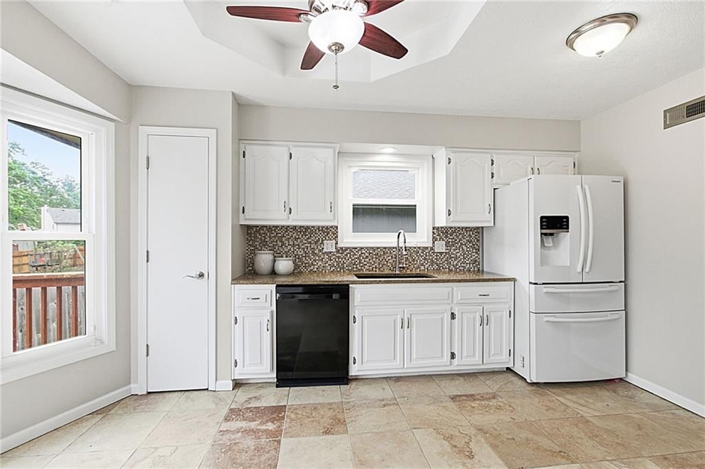 1128 NE Westwind Drive — photo 15