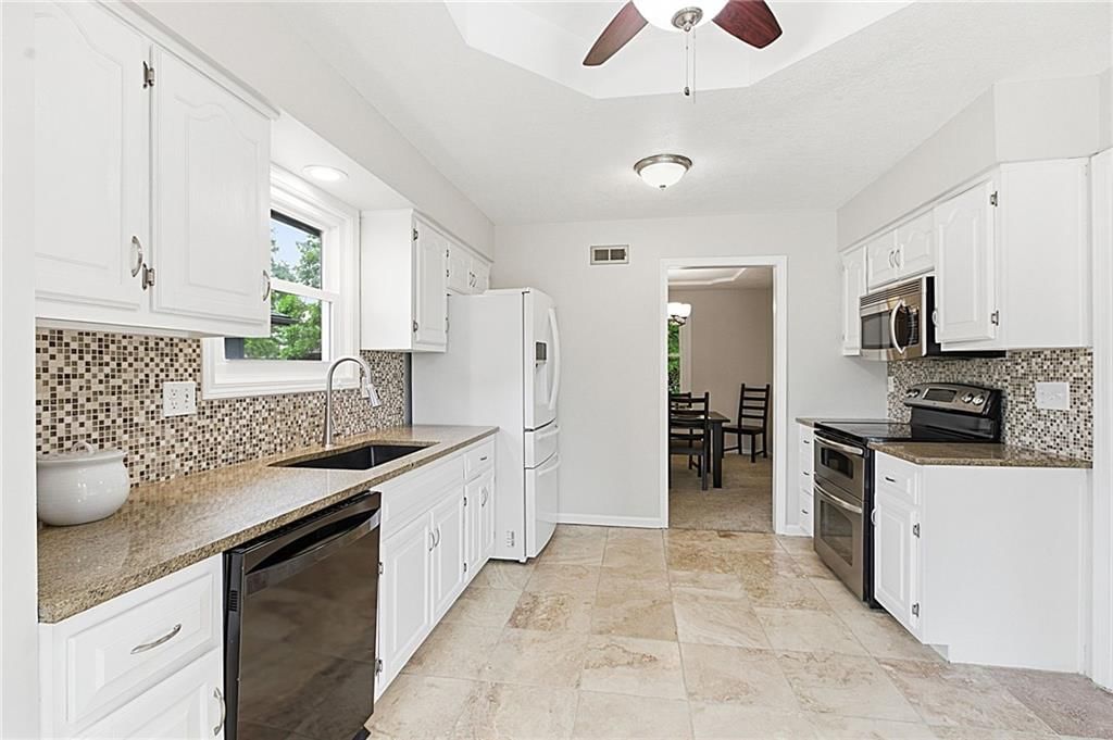 1128 NE Westwind Drive — photo 16