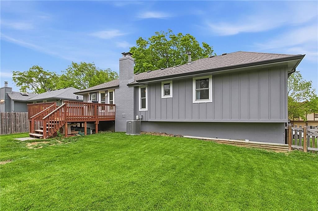 1128 NE Westwind Drive — photo 37