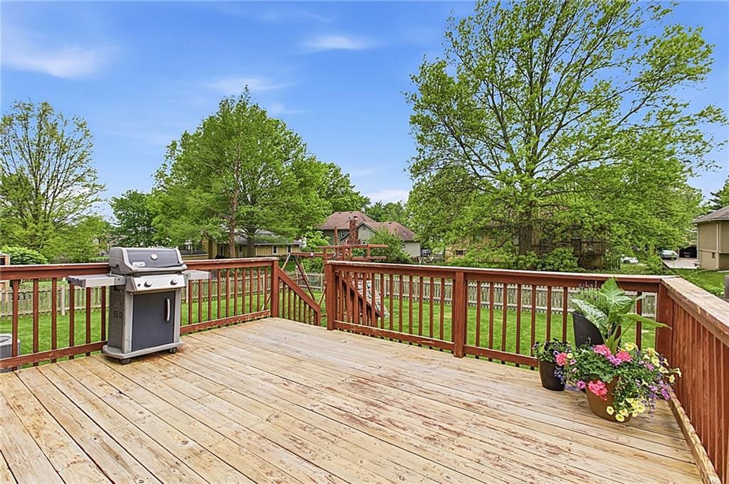 1128 NE Westwind Drive — photo 40