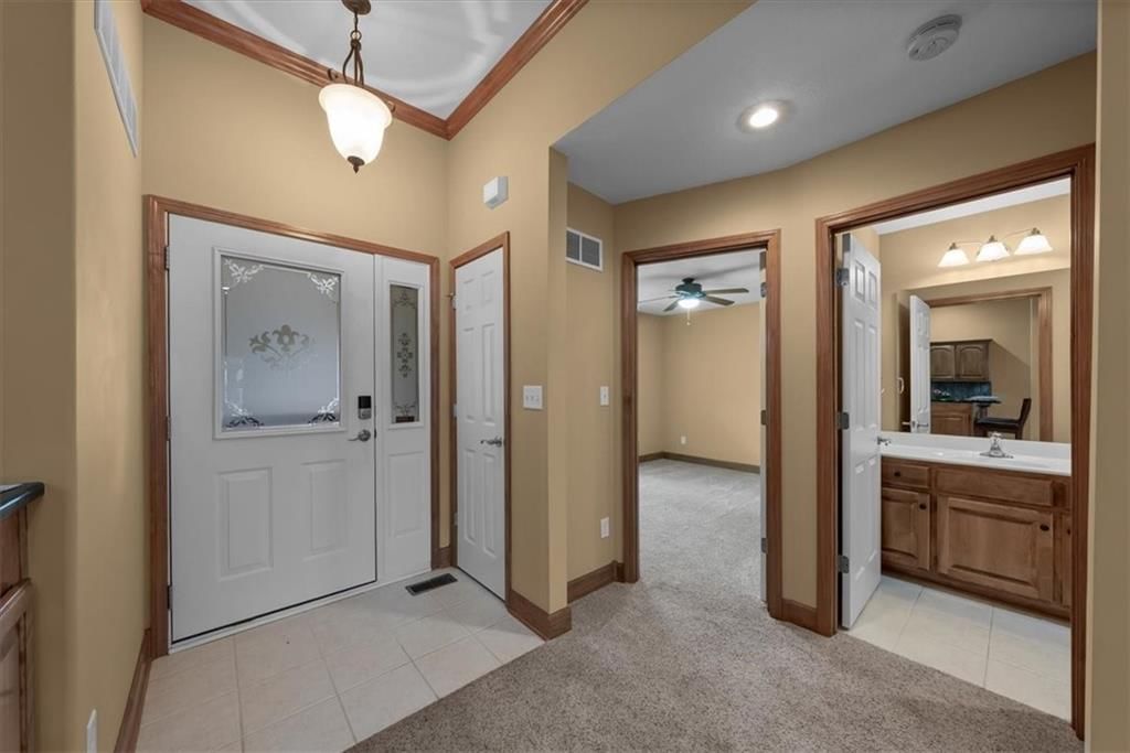 4130 SW Minnesota Drive — photo 6