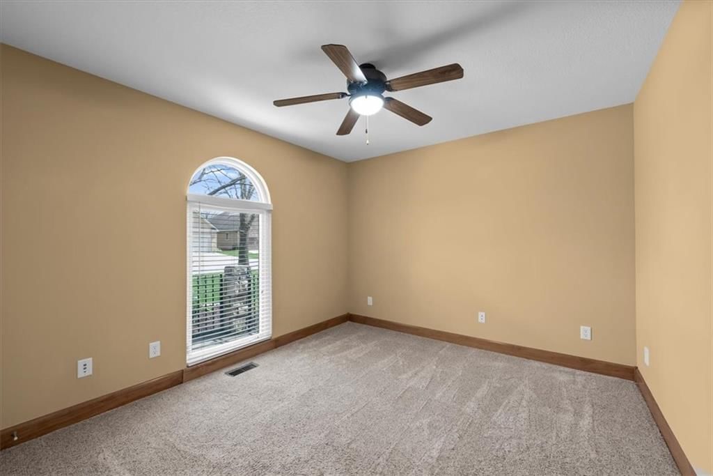 4130 SW Minnesota Drive — photo 22