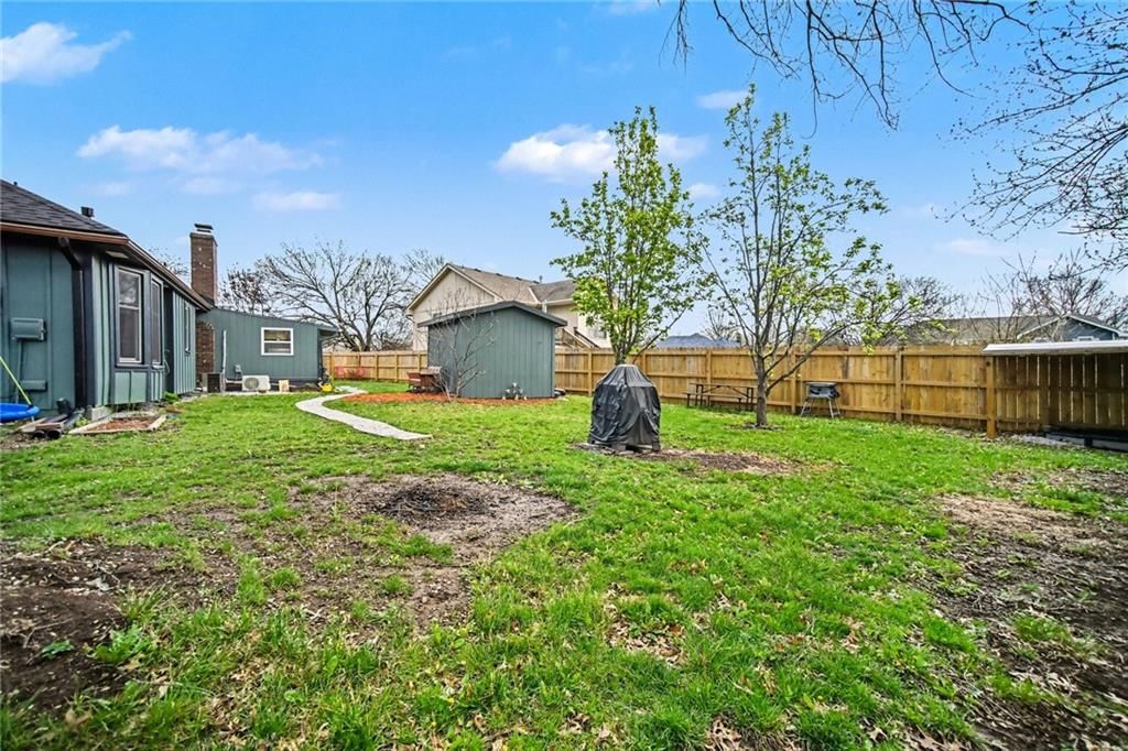 16819 Blaine Avenue — photo 29