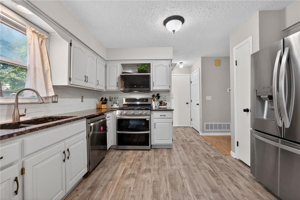 15621 W 125th Terrace — photo 6