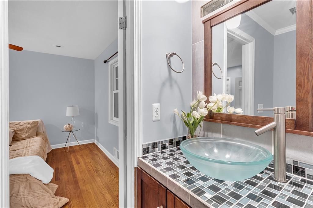 3629 S Forest Avenue — photo 19