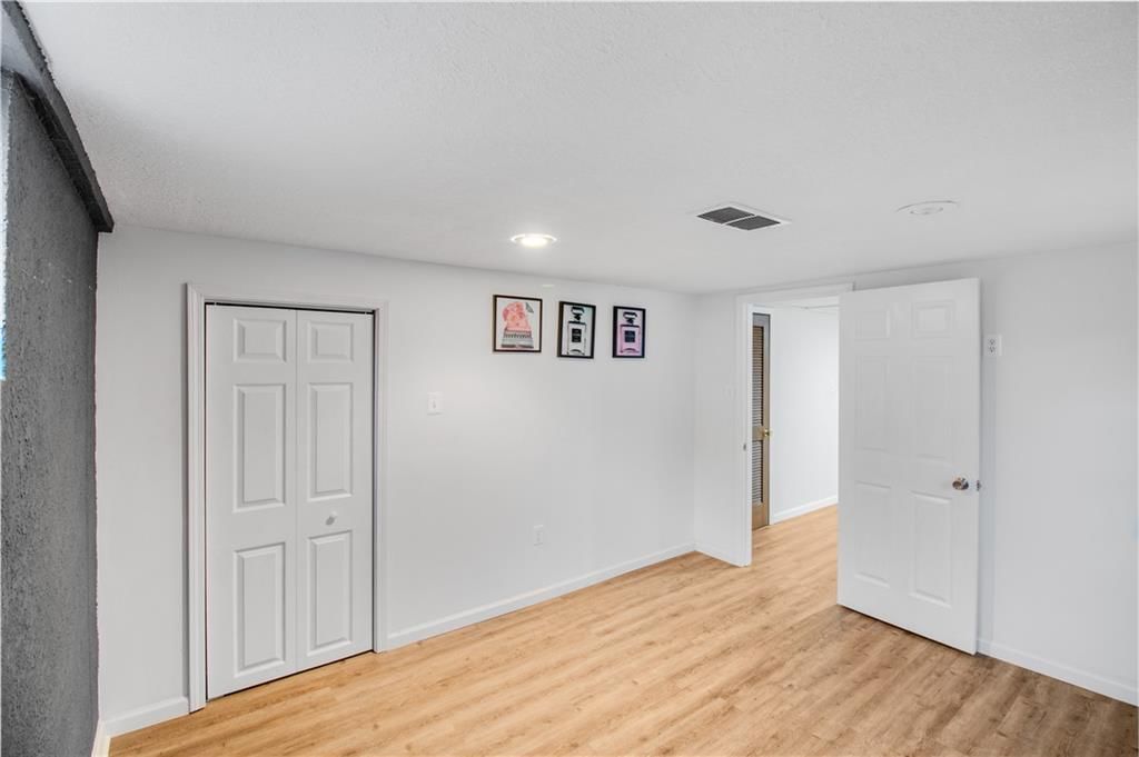 3629 S Forest Avenue — photo 26