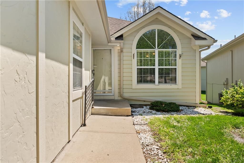 5233 Downey Avenue — photo 4