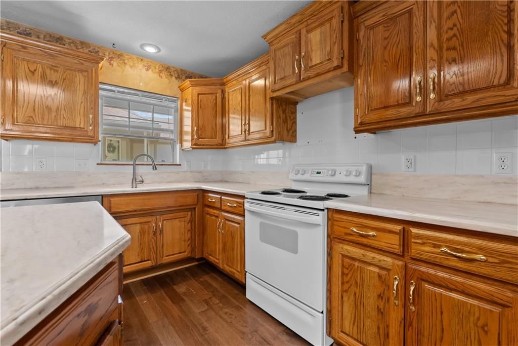 5233 Downey Avenue — photo 9