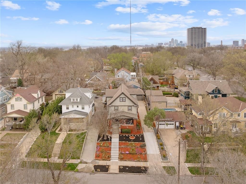 910 W 33rd Terrace — photo 5