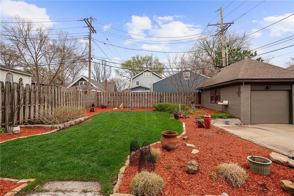 910 W 33rd Terrace — photo 41