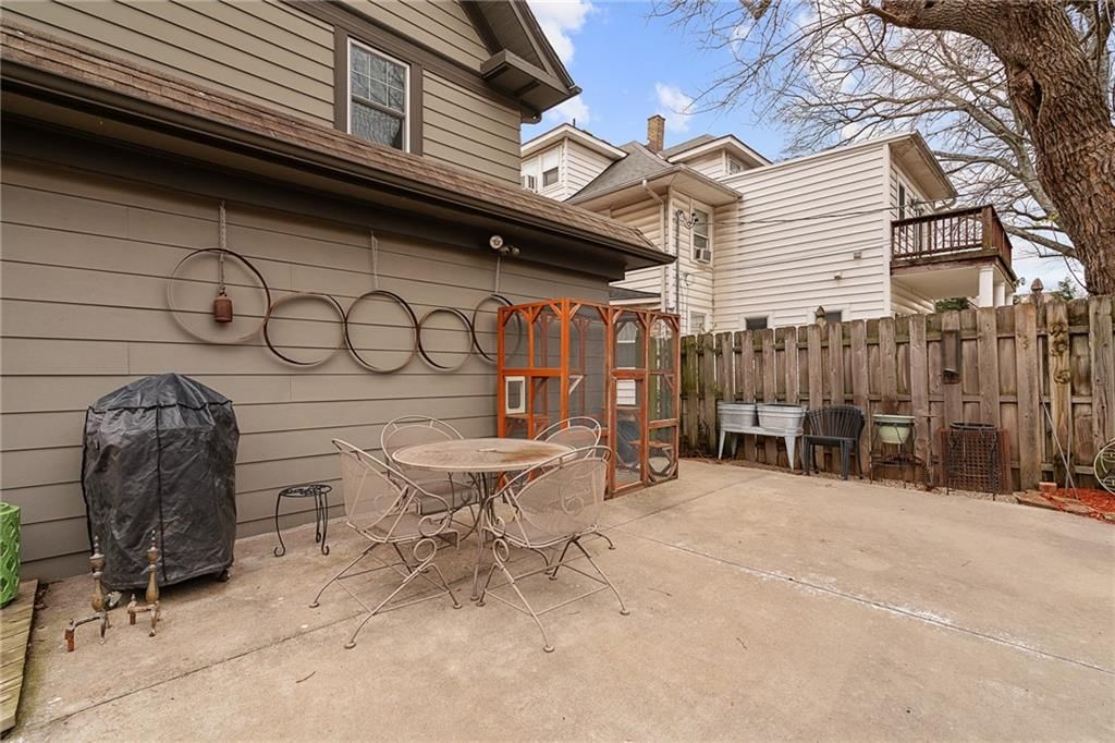 910 W 33rd Terrace — photo 43