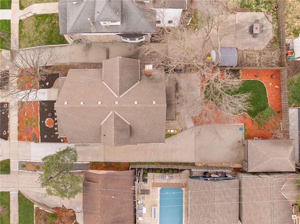 910 W 33rd Terrace — photo 46