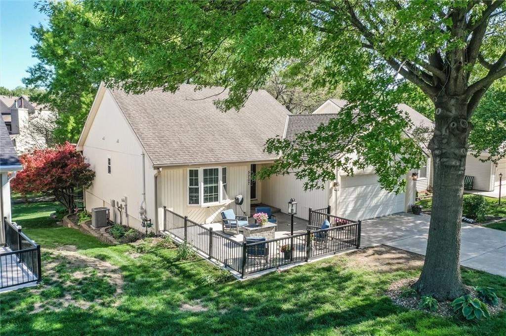 5207 NW 84th Place — photo 38