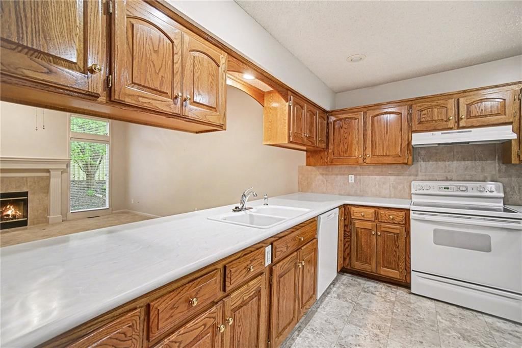 6035 NW 79th Street — photo 11