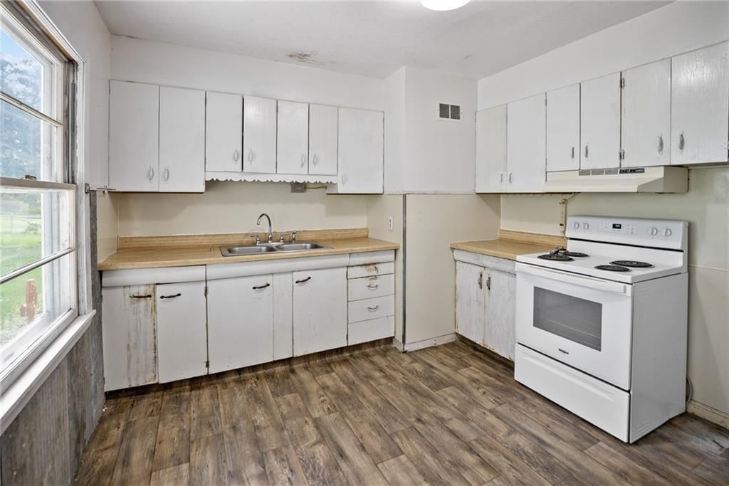706 N Broadway Street — photo 3