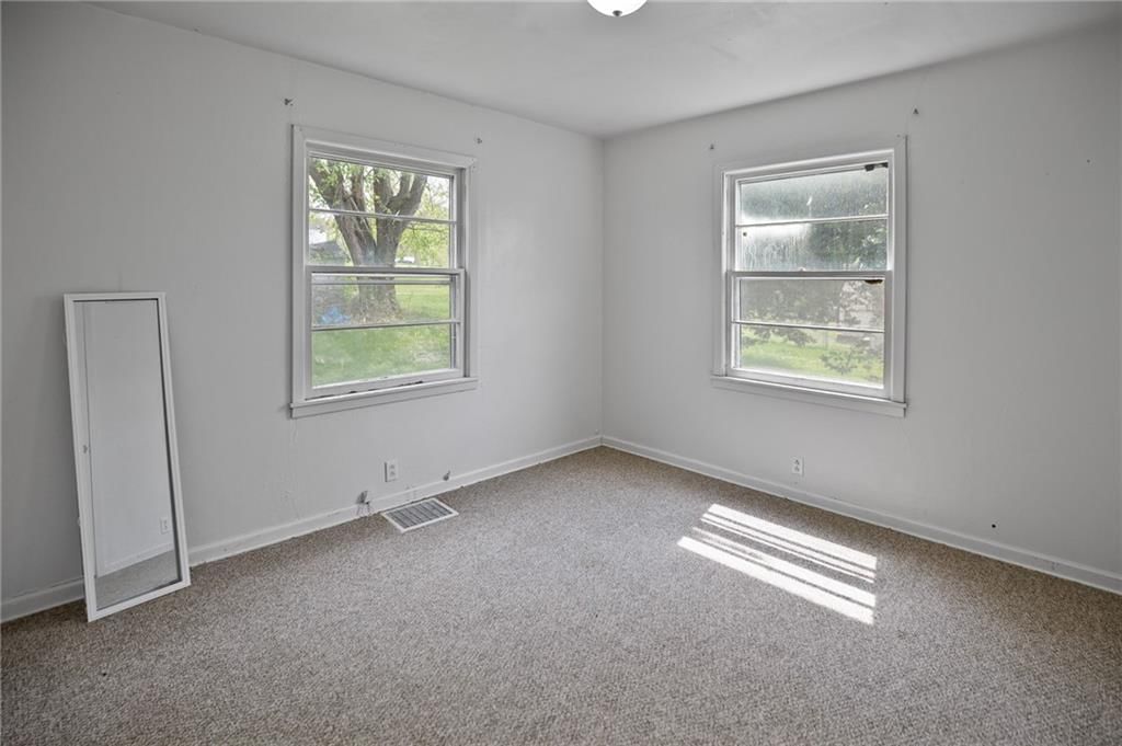 706 N Broadway Street — photo 5