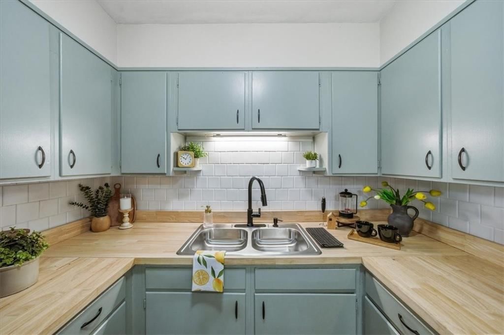 5200 S Delaware Avenue — photo 8