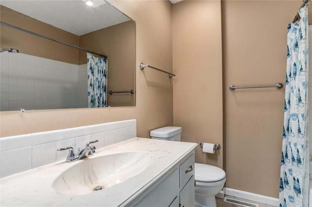 13001 S Sycamore Street — photo 17