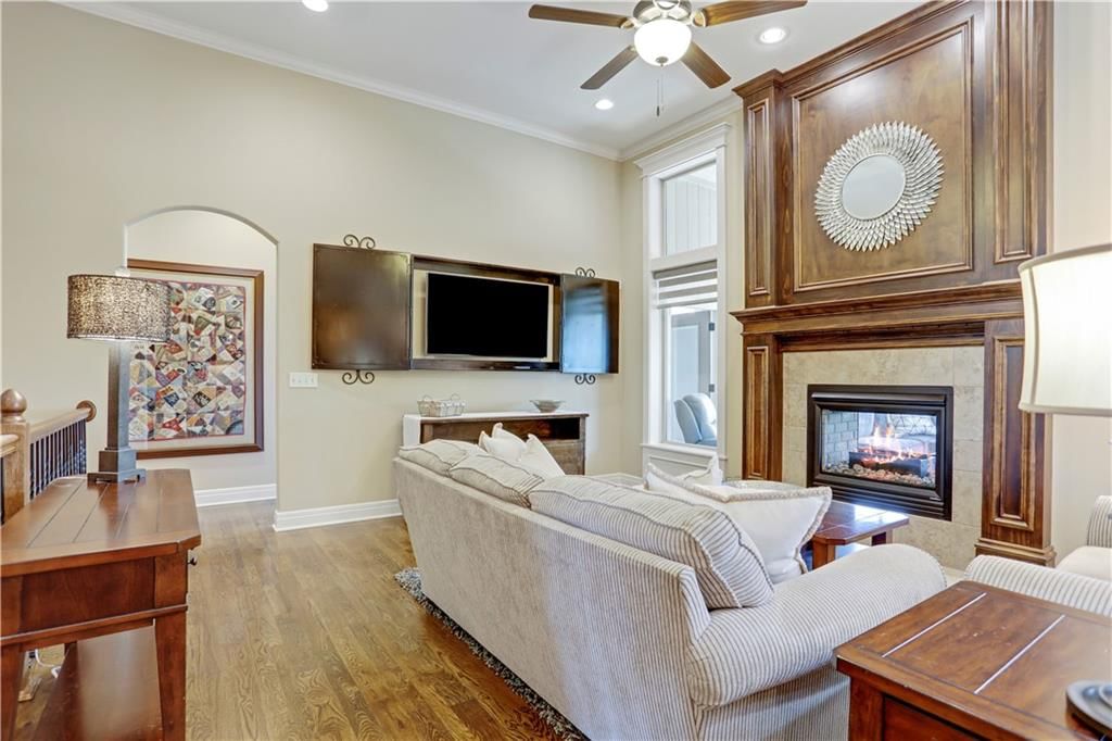 9702 Shady Bend Circle — photo 7