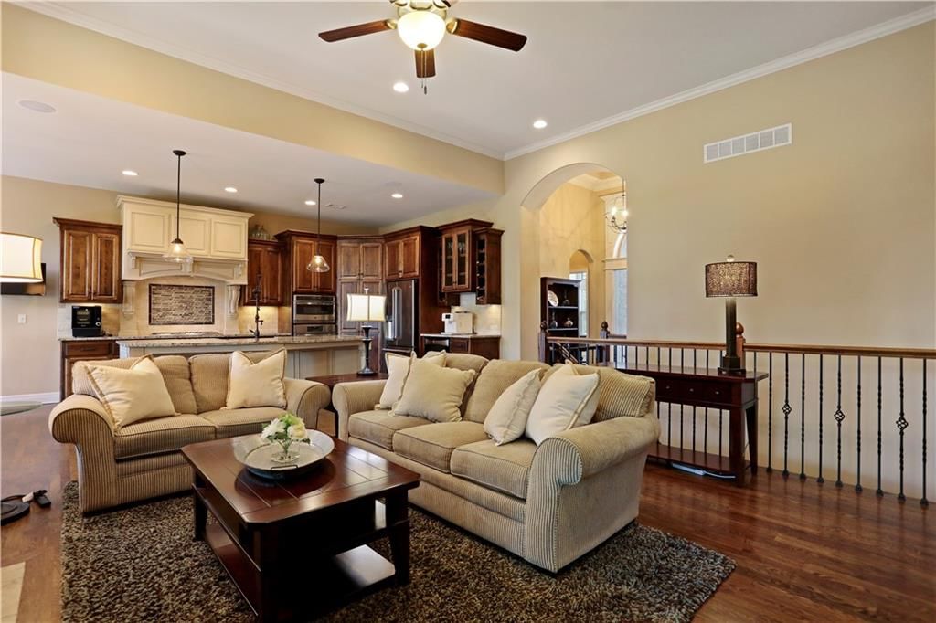 9702 Shady Bend Circle — photo 8