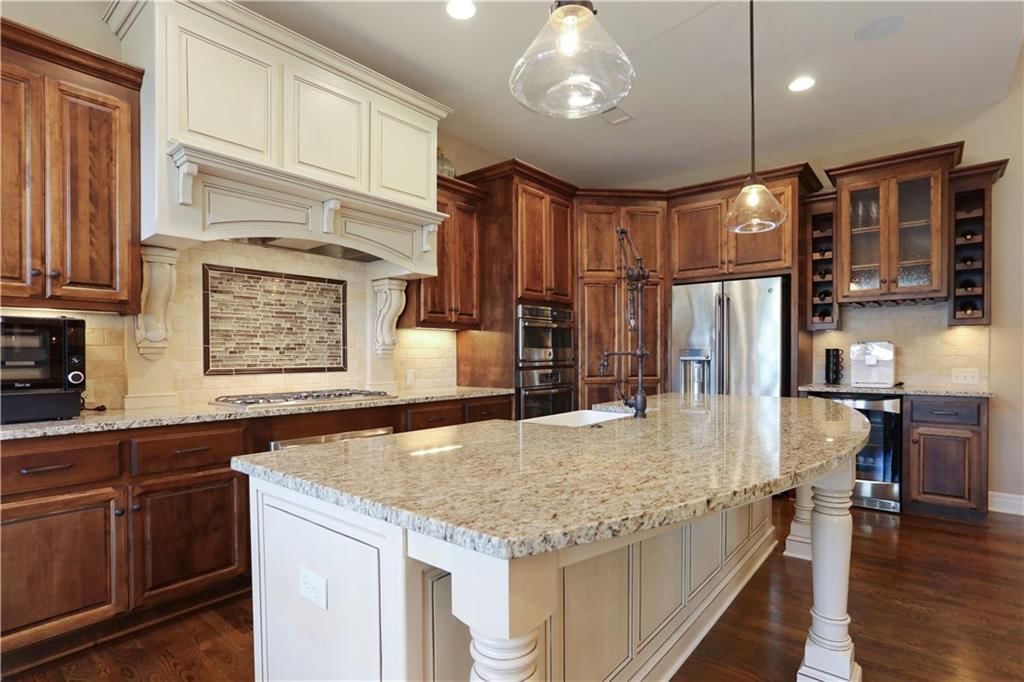 9702 Shady Bend Circle — photo 10