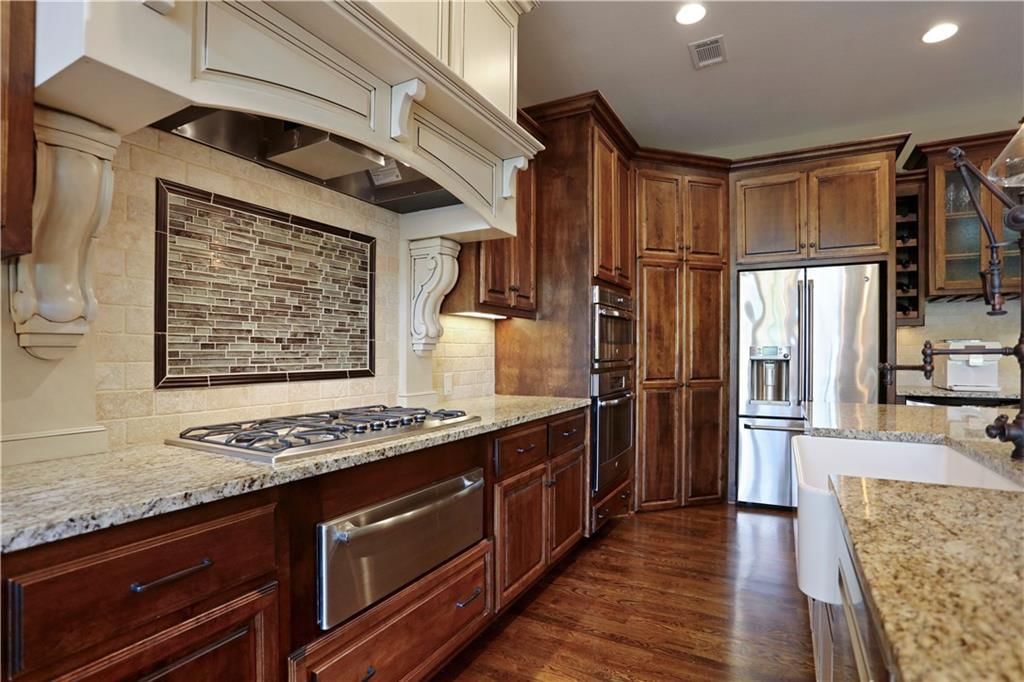 9702 Shady Bend Circle — photo 11