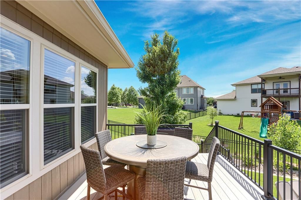 9702 Shady Bend Circle — photo 17