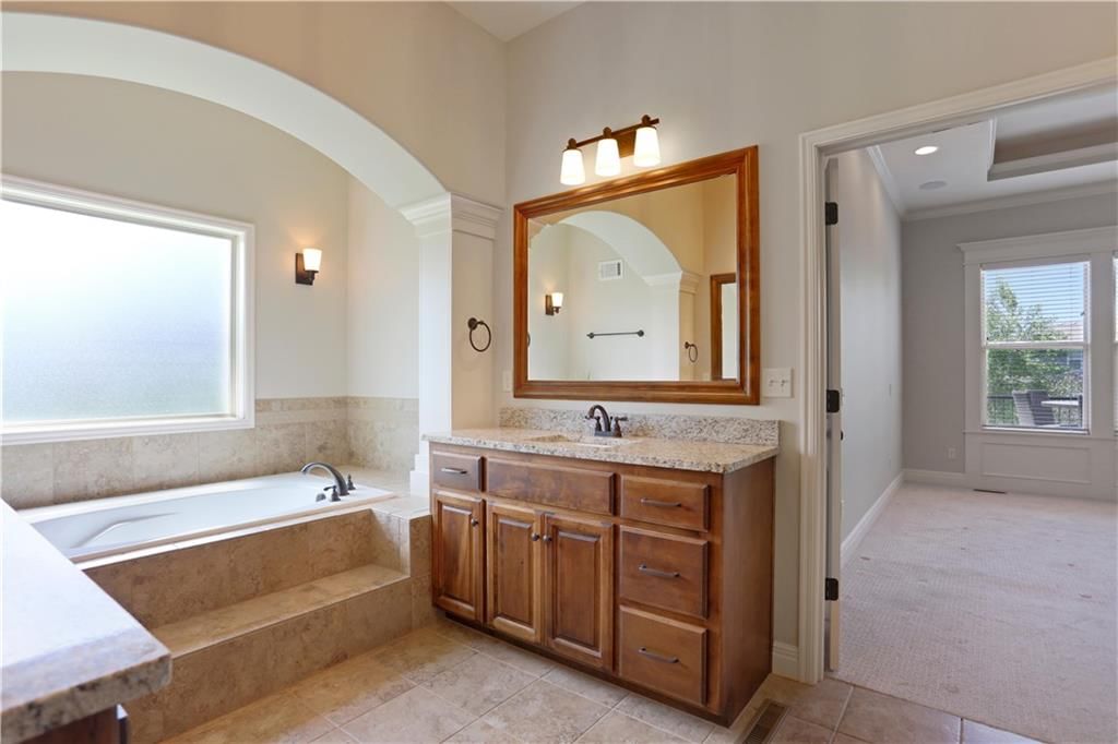 9702 Shady Bend Circle — photo 23