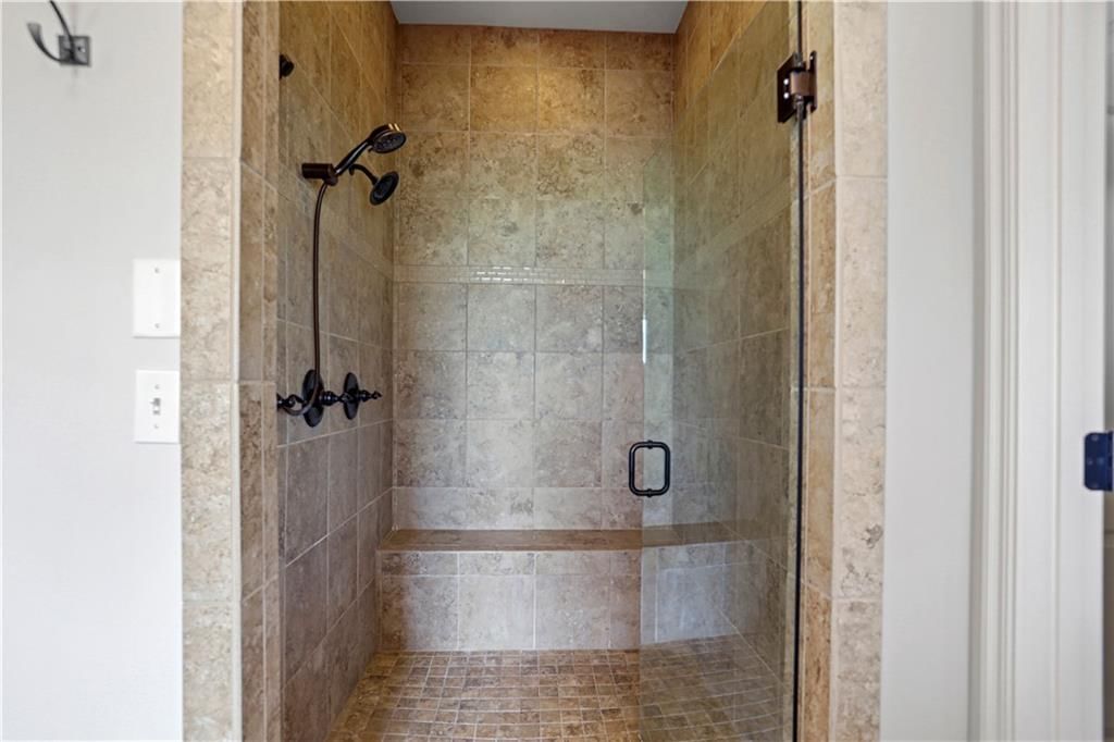 9702 Shady Bend Circle — photo 25