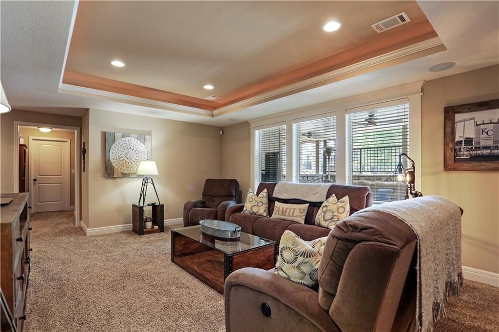 9702 Shady Bend Circle — photo 31