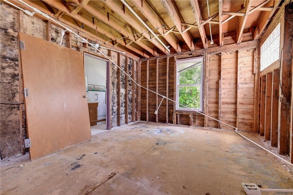 308 S Broadway Street — photo 32