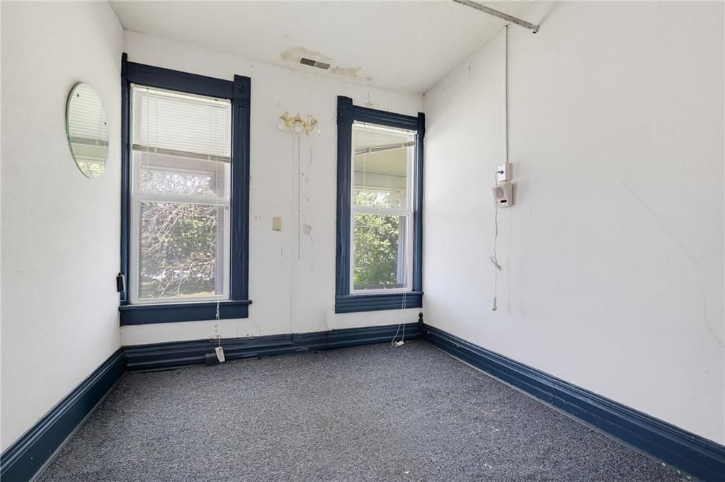 308 S Broadway Street — photo 42