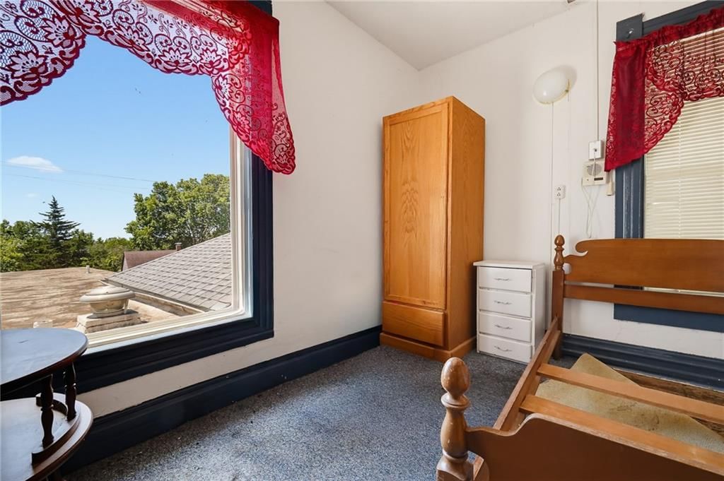 308 S Broadway Street — photo 43