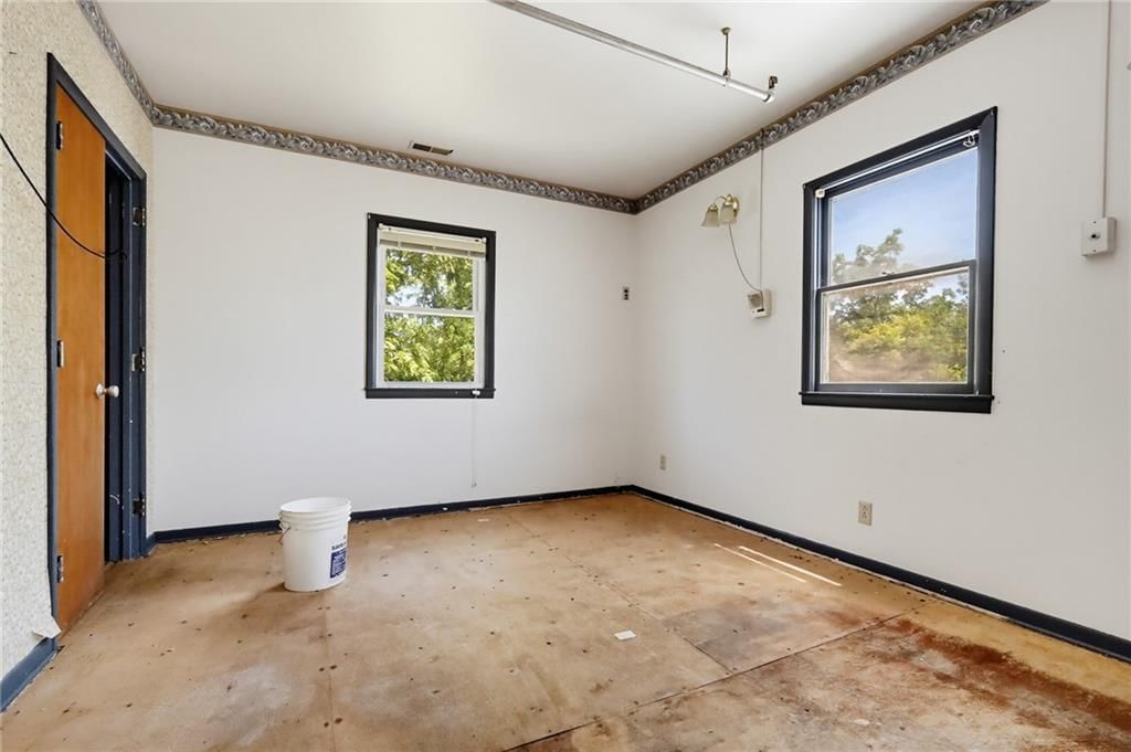 308 S Broadway Street — photo 53