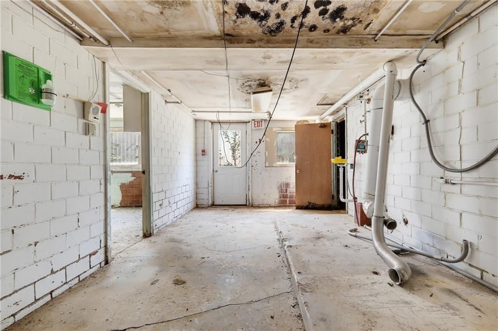 308 S Broadway Street — photo 57