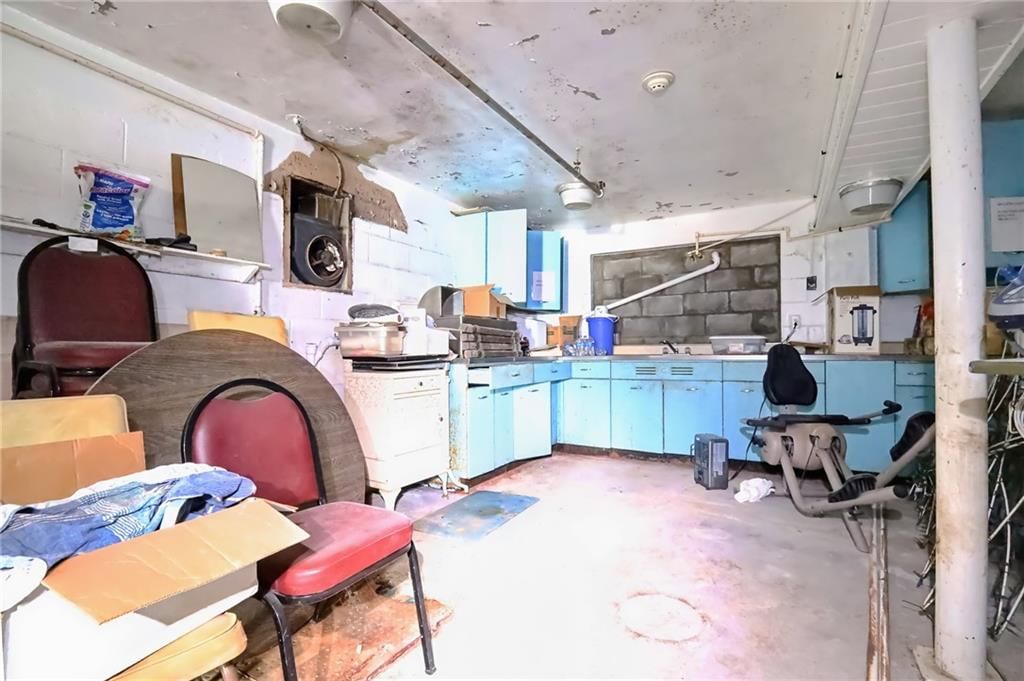 308 S Broadway Street — photo 60